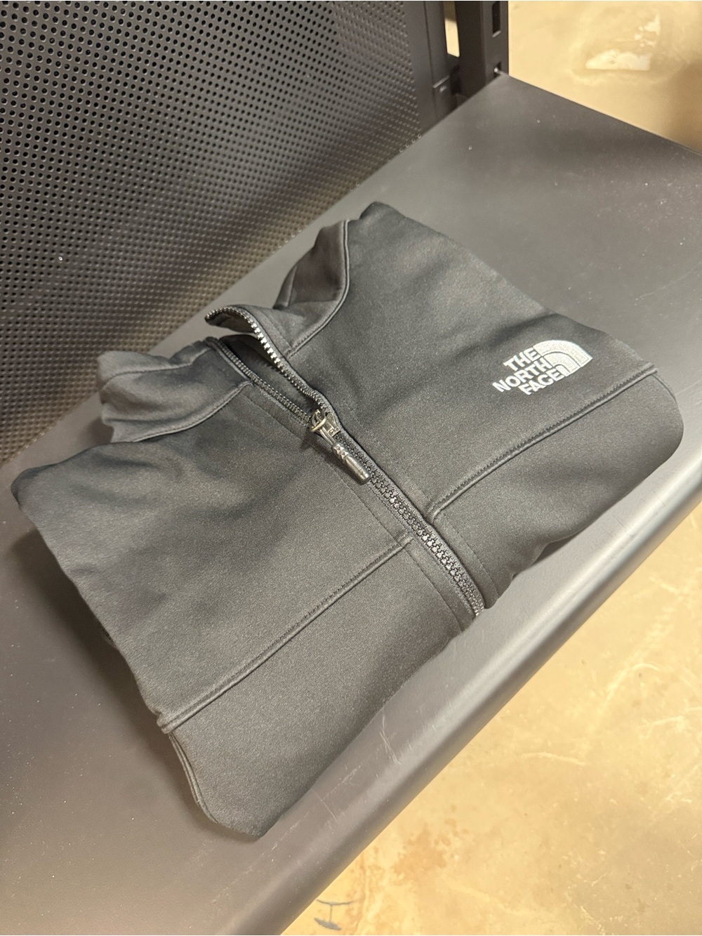 The North Face Men's Black Lightweight Full-Zip Jacket - Picture 1 of 5